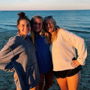 Meet your Posher, Mia